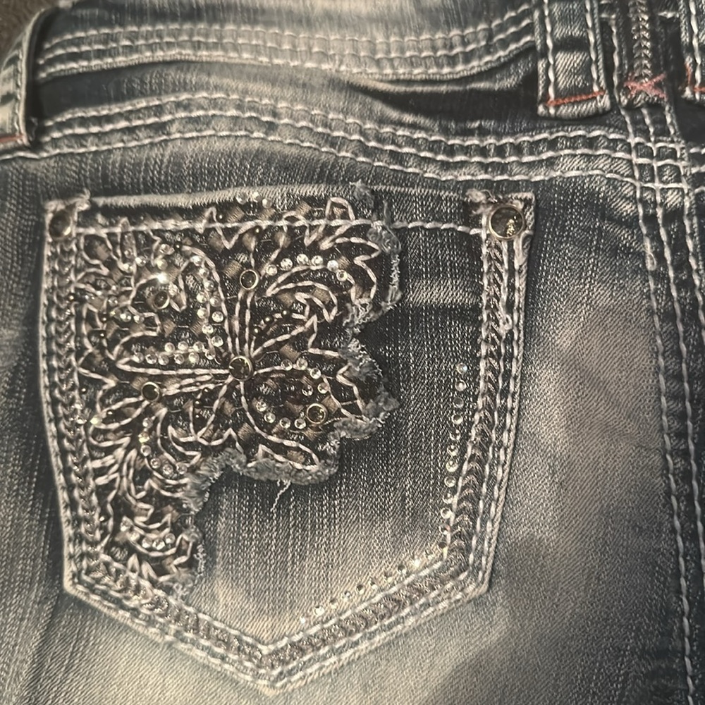 Brand new capris - Picture 2 of 7